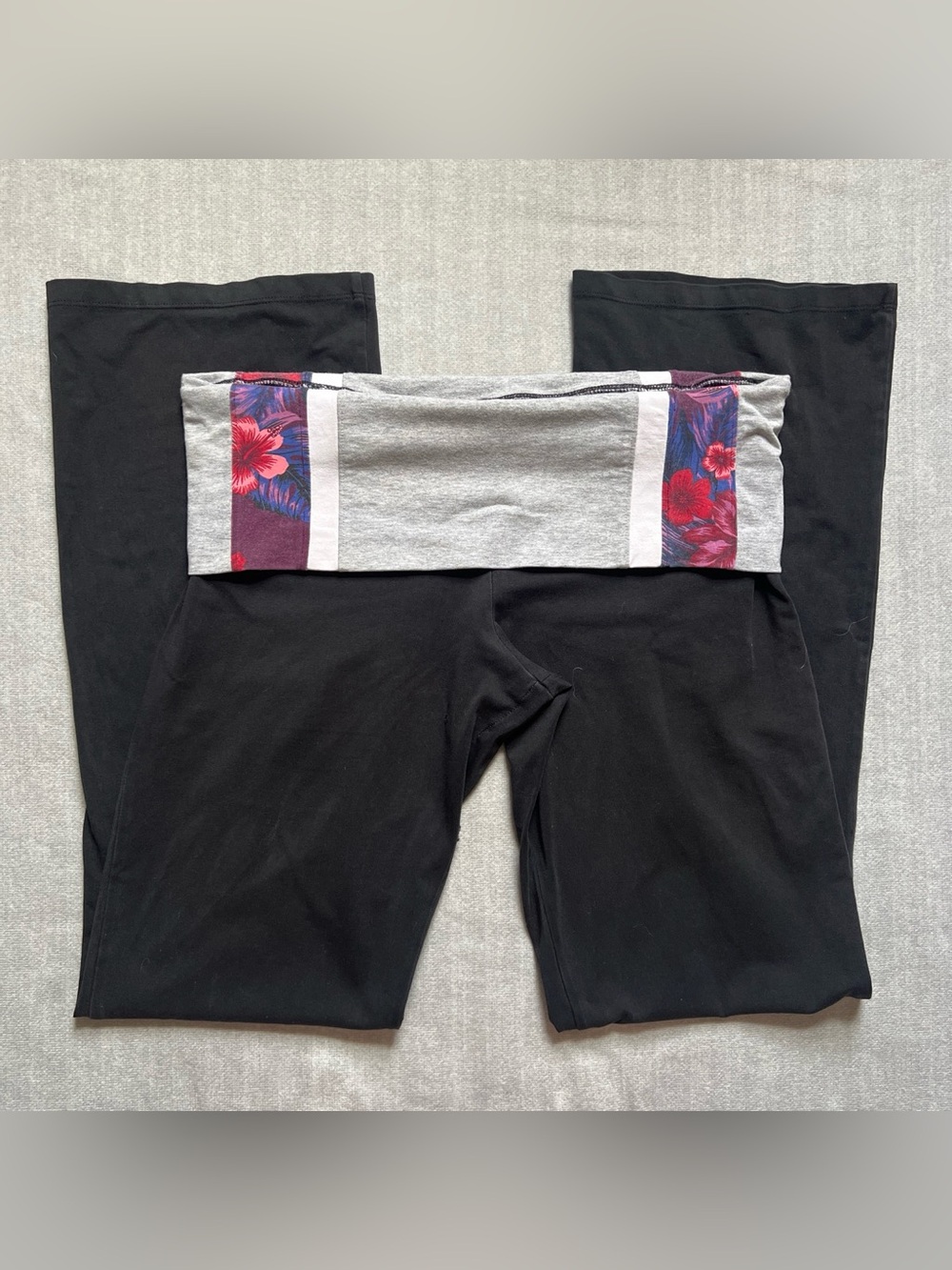 Victorias Secret PINK Yoga black fold over leggings with hibiscus waistband